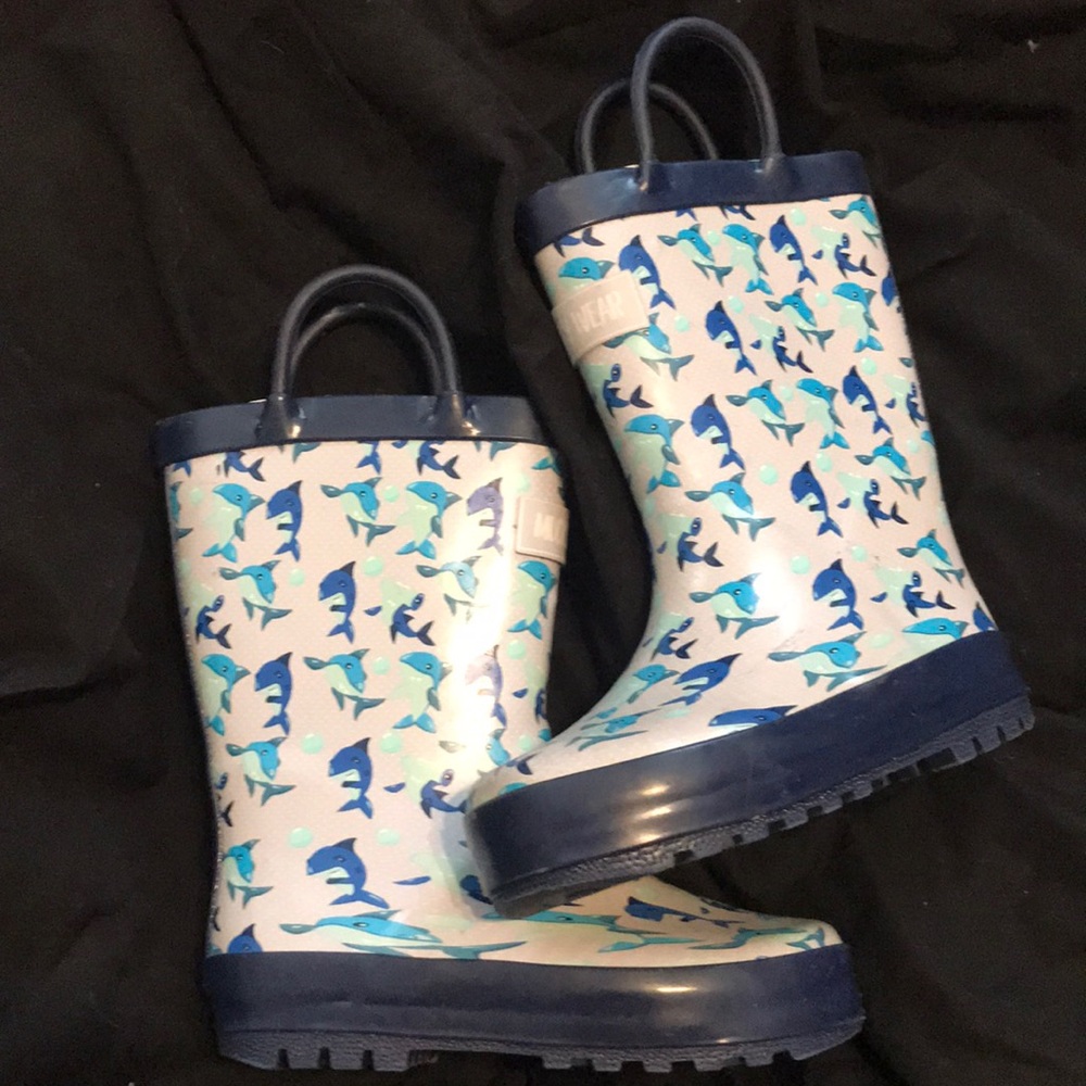 Kid RUBBER Boots 😀.        Size 8T